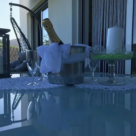 公寓 Hedonist-luxury 2 Bedroom With Private Hot Tub, Garden And Free Parking *