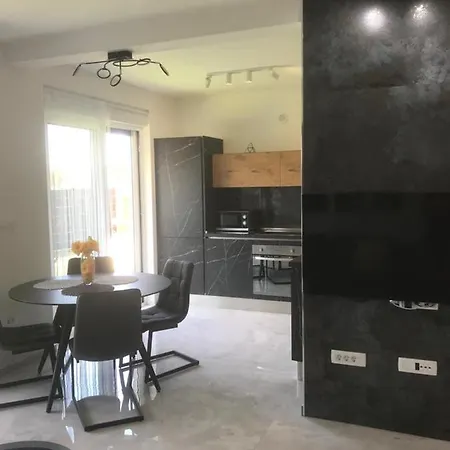 公寓 Hedonist-luxury 2 Bedroom With Private Hot Tub, Garden And Free Parking 特罗吉尔