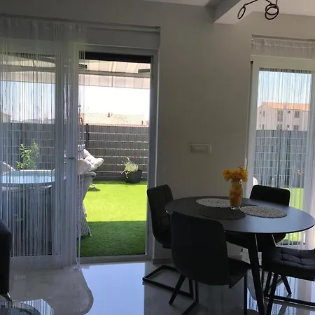 Hedonist-luxury 2 Bedroom With Private Hot Tub, Garden And Free Parking 公寓 特罗吉尔