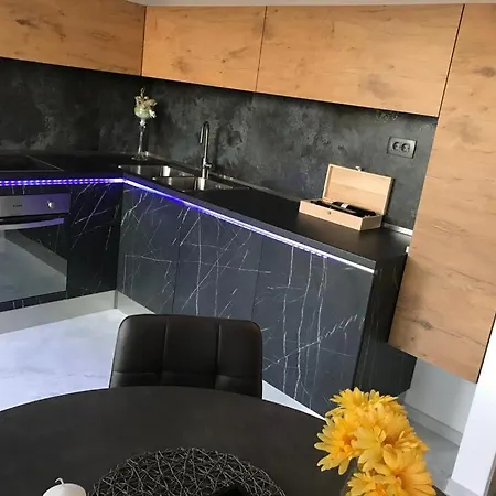 Hedonist-luxury 2 Bedroom With Private Hot Tub, Garden And Free Parking * Trogir