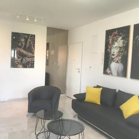 Hedonist-luxury 2 Bedroom With Private Hot Tub, Garden And Free Parking 公寓