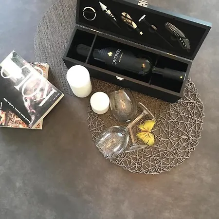 Hedonist-luxury 2 Bedroom With Private Hot Tub, Garden And Free Parking Appartement *