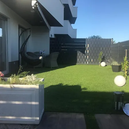 Hedonist-luxury 2 Bedroom With Private Hot Tub, Garden And Free Parking * Трогир