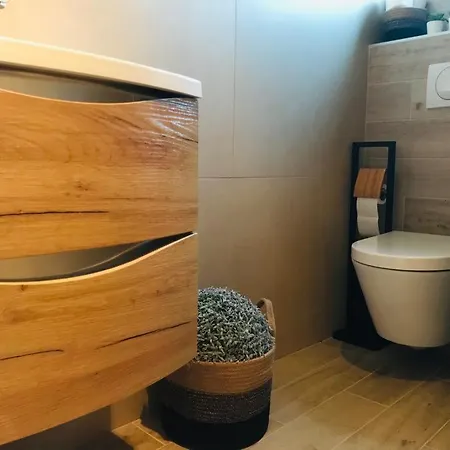 Hedonist-luxury 2 Bedroom With Private Hot Tub, Garden And Free Parking トロギール