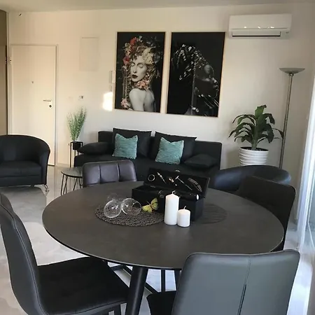 Hedonist-luxury 2 Bedroom With Private Hot Tub, Garden And Free Parking アパート