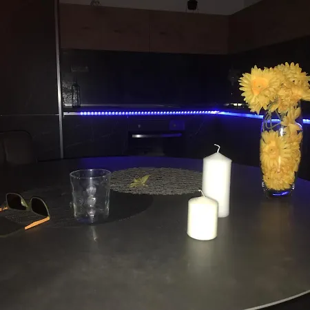 Hedonist-luxury 2 Bedroom With Private Hot Tub, Garden And Free Parking * Трогир