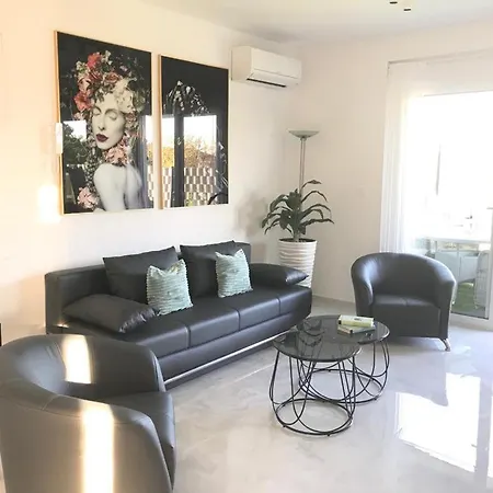 Hedonist-luxury 2 Bedroom With Private Hot Tub, Garden And Free Parking *