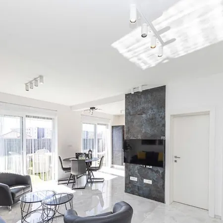 Hedonist-luxury 2 Bedroom With Private Hot Tub, Garden And Free Parking アパート