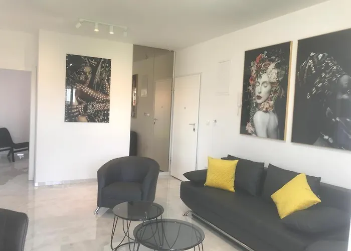 Hedonist-luxury 2 Bedroom With Private Hot Tub, Garden And Free Parking Apartamento