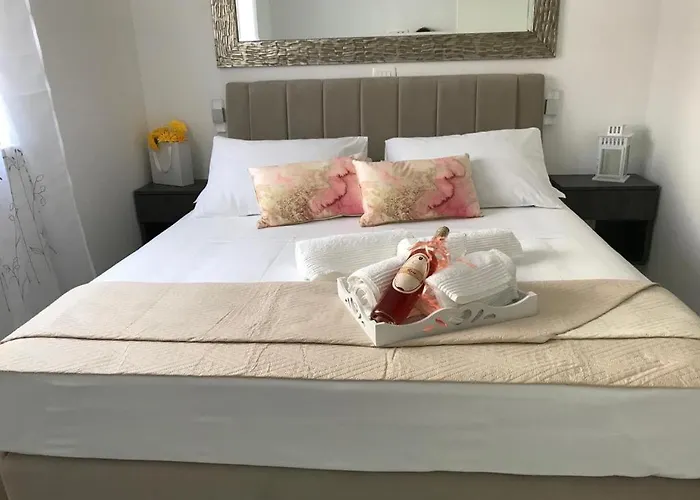 Apartamento Hedonist-luxury 2 Bedroom With Private Hot Tub, Garden And Free Parking Trogir