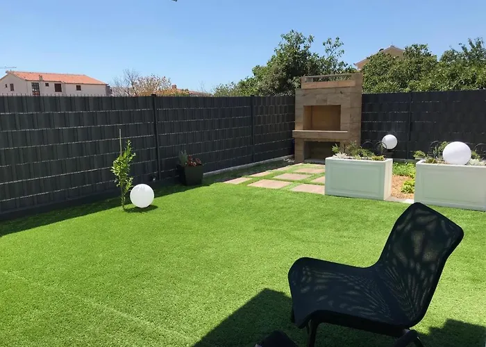 Hedonist-luxury 2 Bedroom With Private Hot Tub, Garden And Free Parking Apartamento