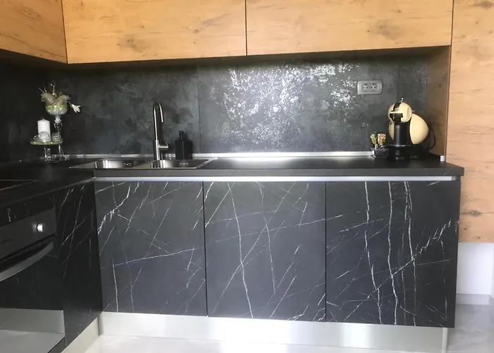 Hedonist-luxury 2 Bedroom With Private Hot Tub, Garden And Free Parking Apartamento