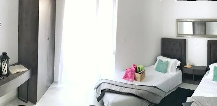 Hedonist-luxury 2 Bedroom With Private Hot Tub, Garden And Free Parking Apartamento