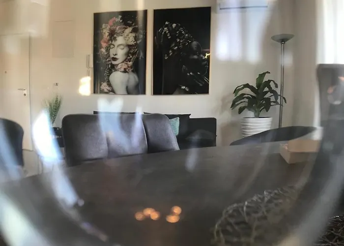 Hedonist-luxury 2 Bedroom With Private Hot Tub, Garden And Free Parking Trogir