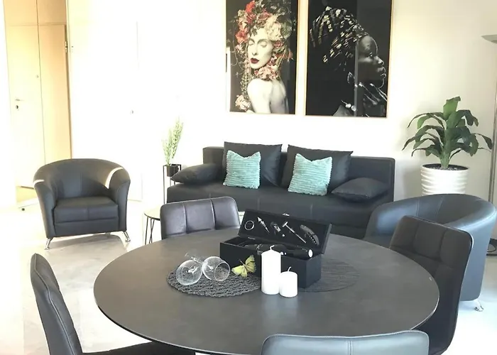 Hedonist-luxury 2 Bedroom With Private Hot Tub, Garden And Free Parking Apartamento Trogir