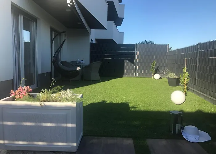 Hedonist-luxury 2 Bedroom With Private Hot Tub, Garden And Free Parking * Trogir