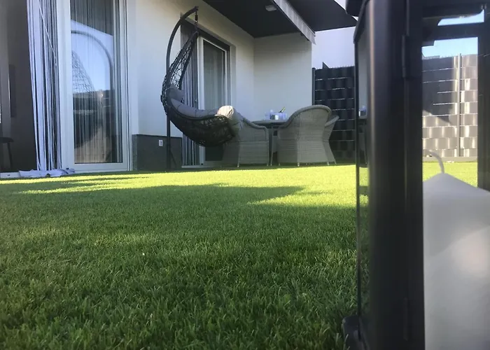 Hedonist-luxury 2 Bedroom With Private Hot Tub, Garden And Free Parking Trogir