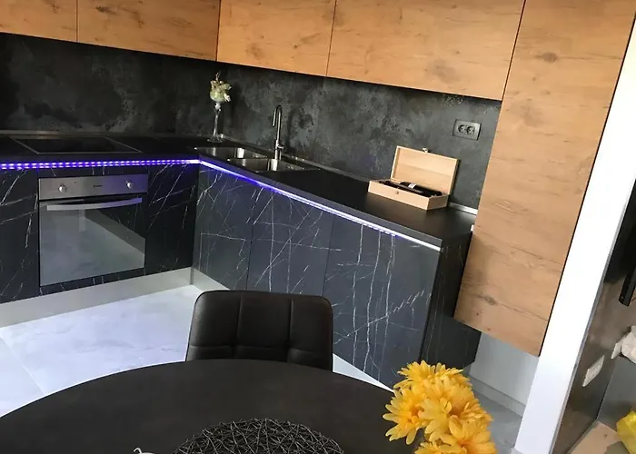 Hedonist-luxury 2 Bedroom With Private Hot Tub, Garden And Free Parking * Τρογκίρ