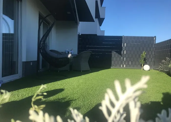 Hedonist-luxury 2 Bedroom With Private Hot Tub, Garden And Free Parking *