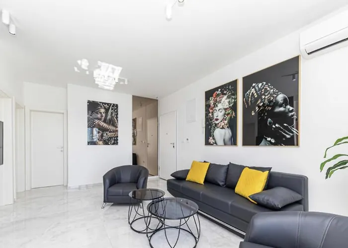 Hedonist-luxury 2 Bedroom With Private Hot Tub, Garden And Free Parking Apartman